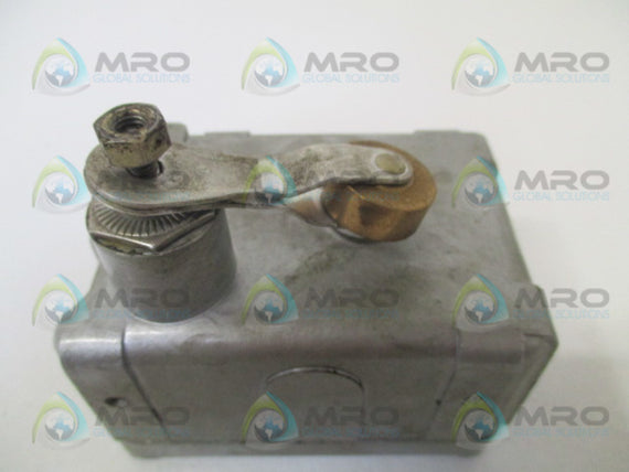 MICRO SWITCH OP-AR30 SPLASH PROOF SWITCH ACTUATOR (GREY) *USED*