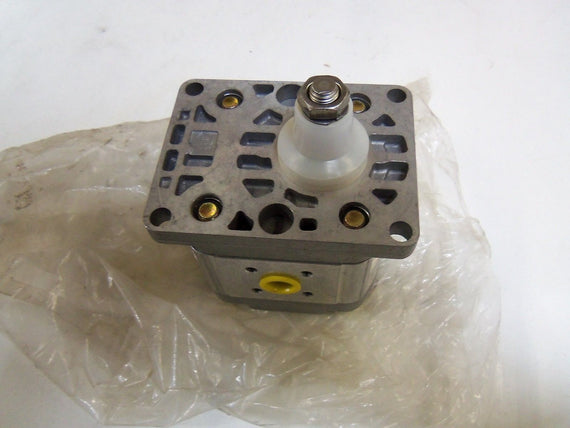 HYDROPERFECT P1BAN2012CL10B02N HYDRAULIC MOTOR *NEW NO BOX*