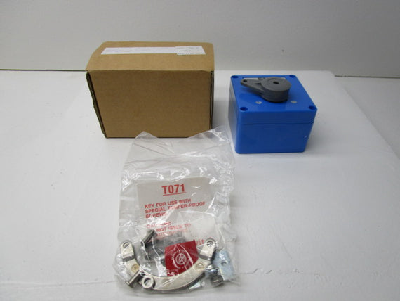 IN2TEC GW1028 SAFETY SWITCH * NEW IN BOX *