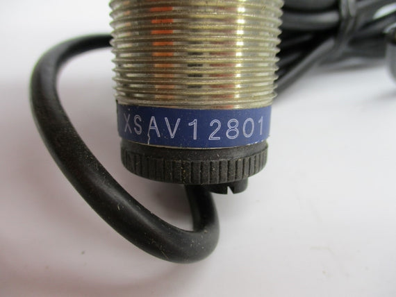 TELEMECANIQUE XSAV12801 24-240V NSNP