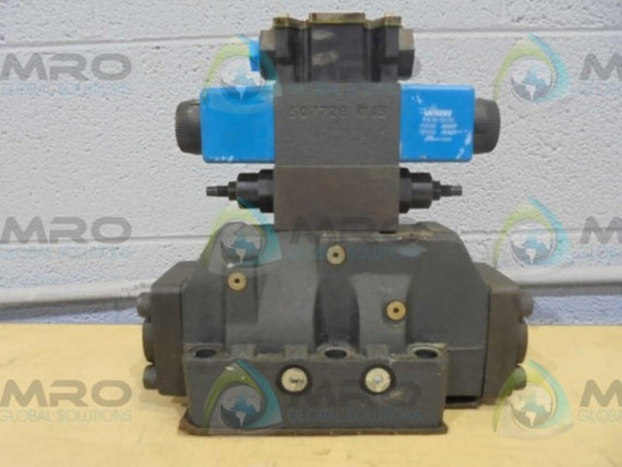 VICKERS  DG4V-35-6C-M-FW-B5-60 DIRECTIONAL CONTROL VALVE * NEW NO BOX *