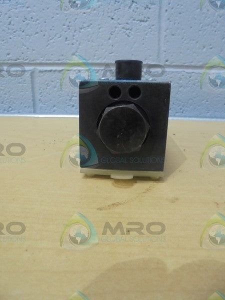 VICKERS  DG4V-3-2A-M-U-B6-60 SOLENOID * NEW NO BOX *