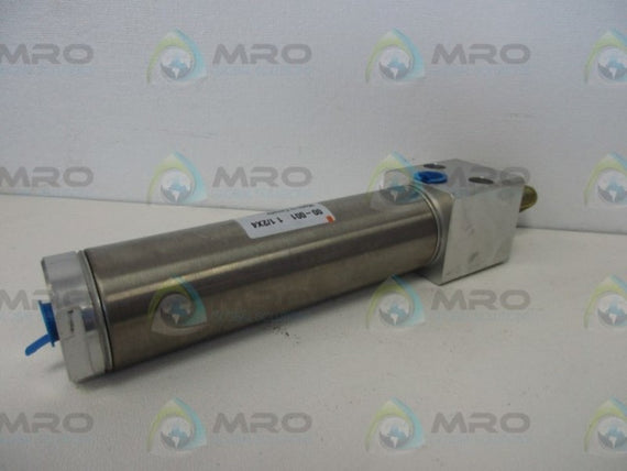 SMC 00-001-1-1/2X4 PNEUMATIC CYLINDER * NEW NO BOX *