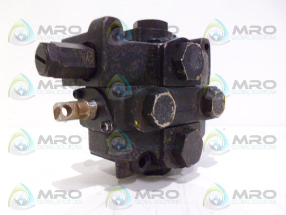 COMMERCIAL INTERTECH EA1125 HYDRAULIC VALVE * USED *