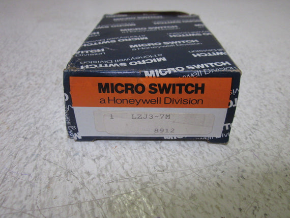 MICRO SWITCH LZZ7J3 250V LIMIT SWITCH *NEW IN BOX*