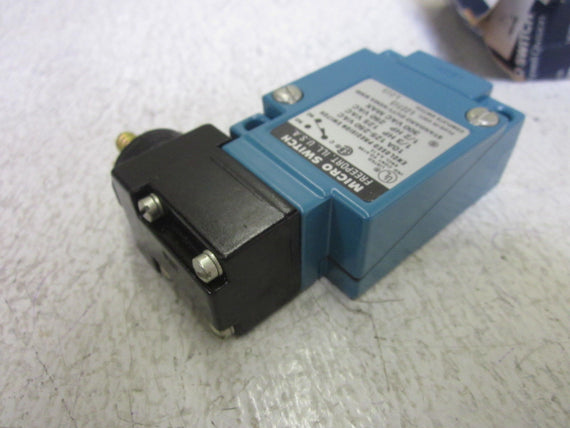 MICRO SWITCH LZZ7J3 250V LIMIT SWITCH *NEW IN BOX*