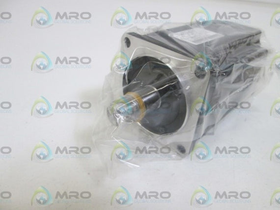 YASKAWA AC SERVO MOTOR SGMAS-04A2A21 *NEW IN BOX*