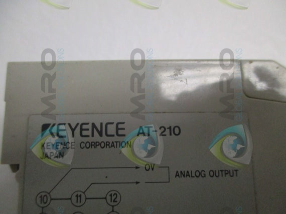 KEYENCE AT-210 AMPLIFIER SENSOR * USED *