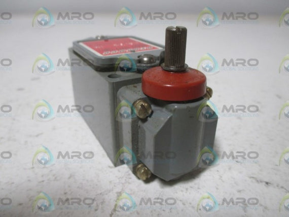 DYNAMCO HDL30 LIMIT SWITCH * NEW NO BOX *