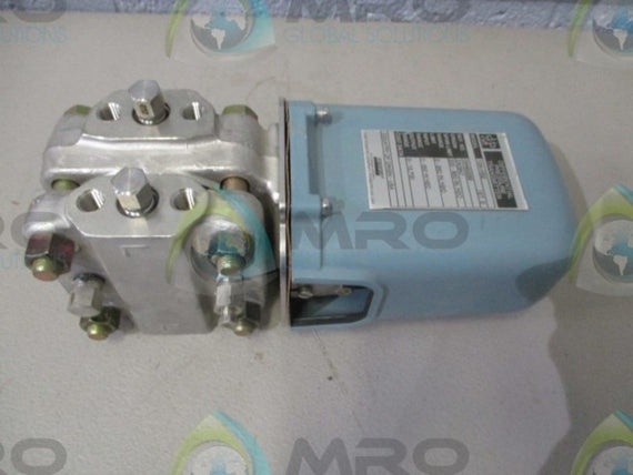 FOXBORO 13A-HS2 DIFFERENTIAL PRESSURE TRANSMITTER * NEW NO BOX *