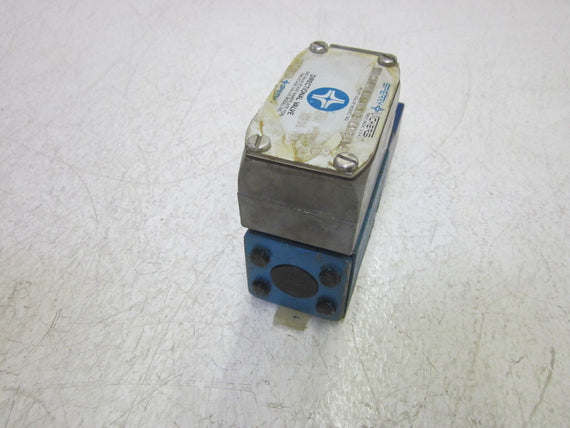 SPERRY VICKERS DG4V-3-2A-W-B-10-S324 110/120V DIRECTIONAL PILOT VALVE  *USED*